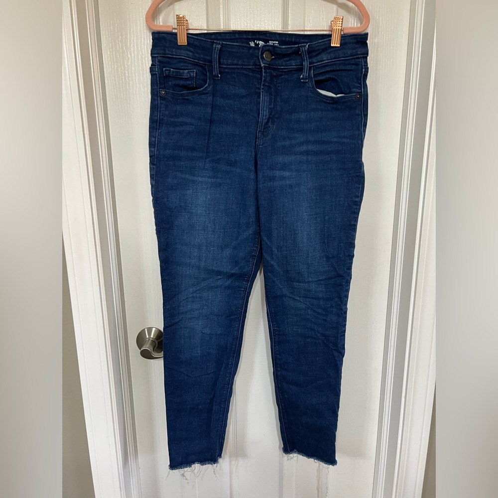 Old Navy Rockstar Super Skinny Raw Hem Cotton Blend Jeans Size 12 EUC